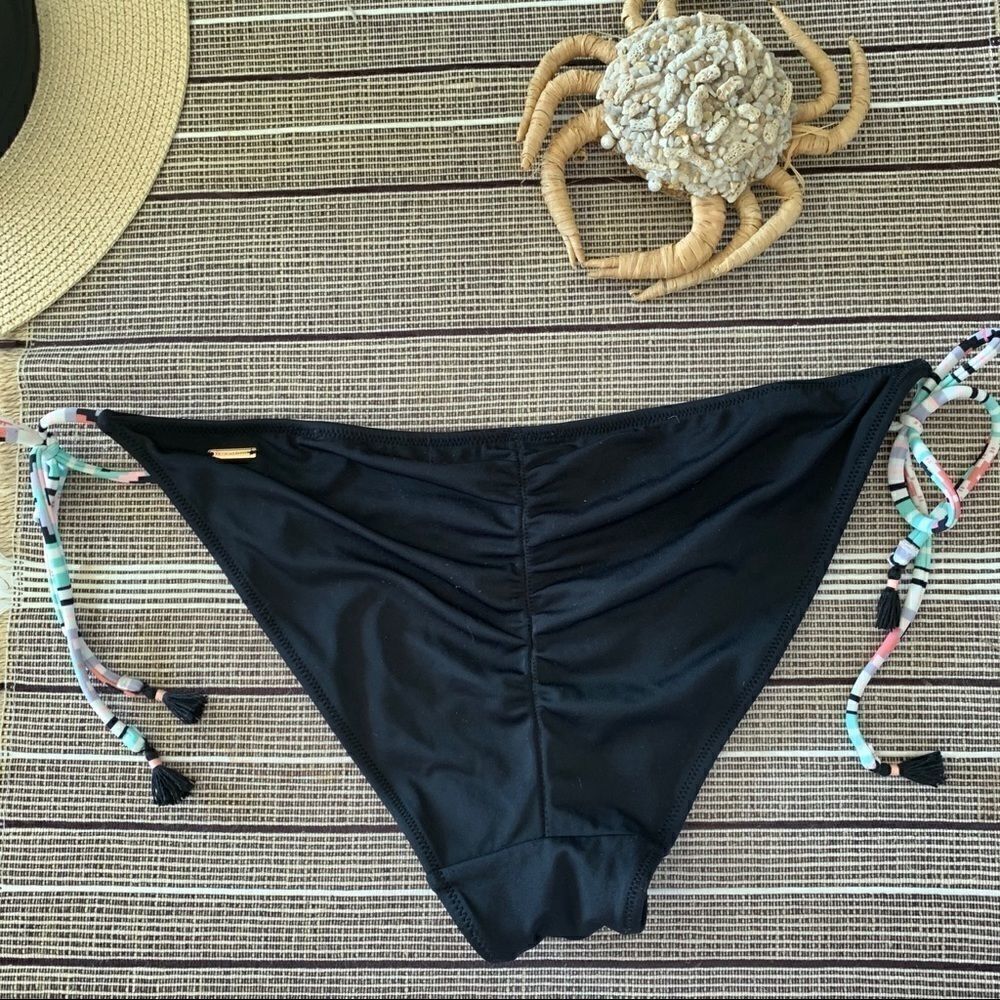 Fun in the sun bikini! - Picture 7 of 8